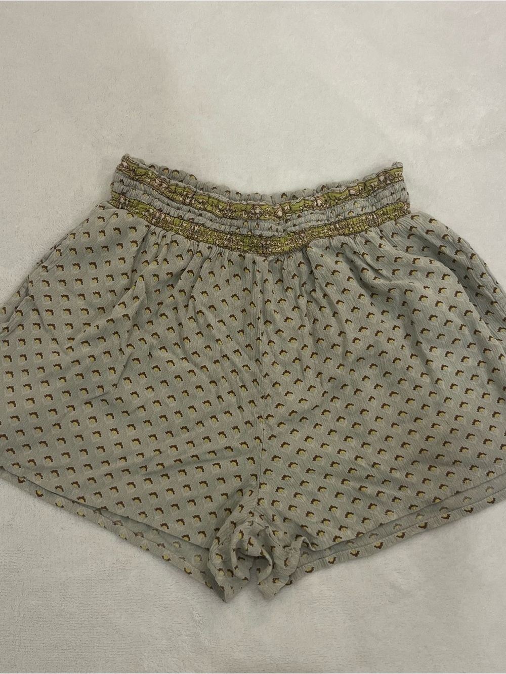 Smocked Waist Printed Women’s Skort - Light Gray with Gold Print